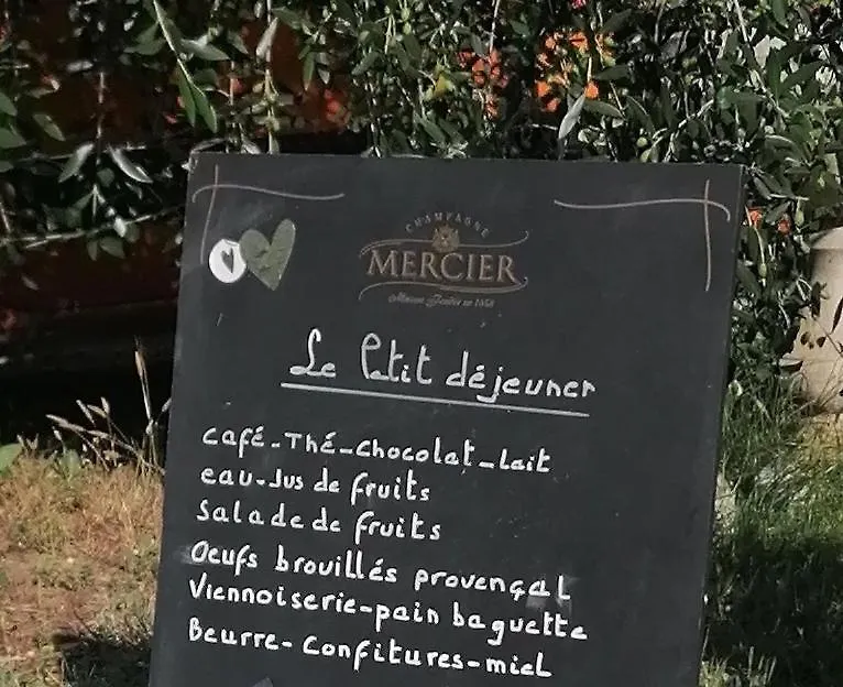La Fee Viviane Et Michel L'Enchanteur Robion en Luberon