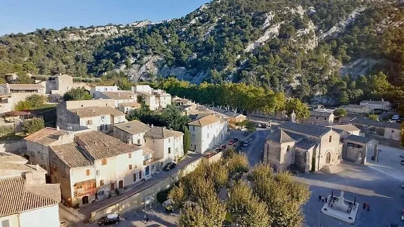 La Fee Viviane Et Michel L'Enchanteur Robion en Luberon